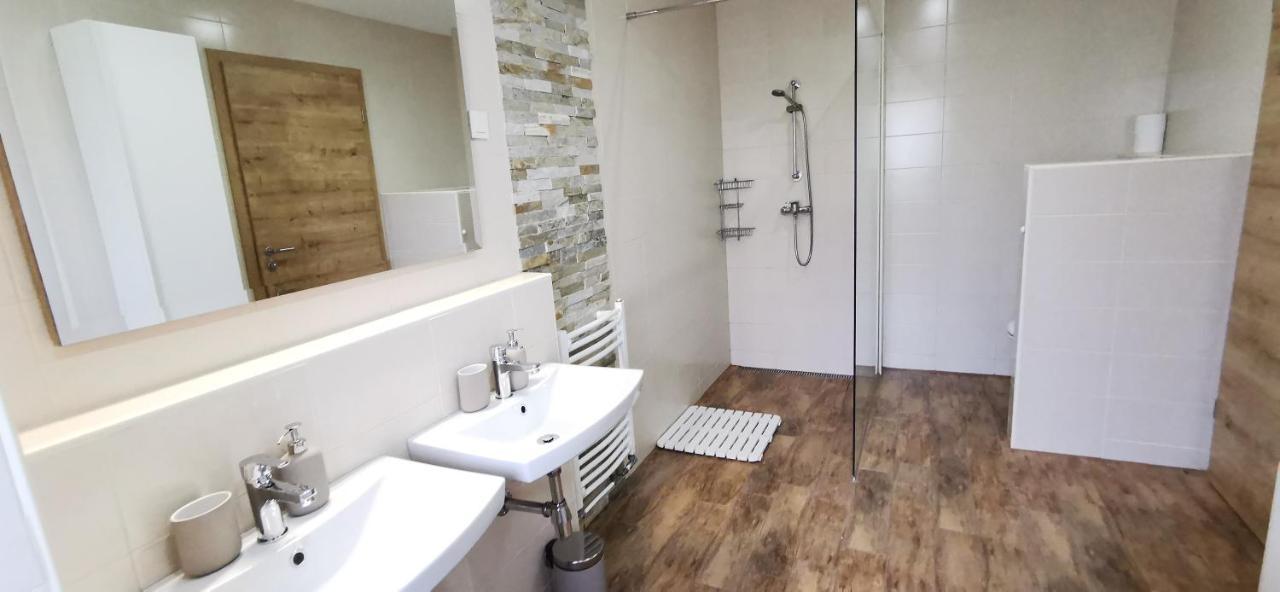 Apartments Domovoj メドヴォデ エクステリア 写真